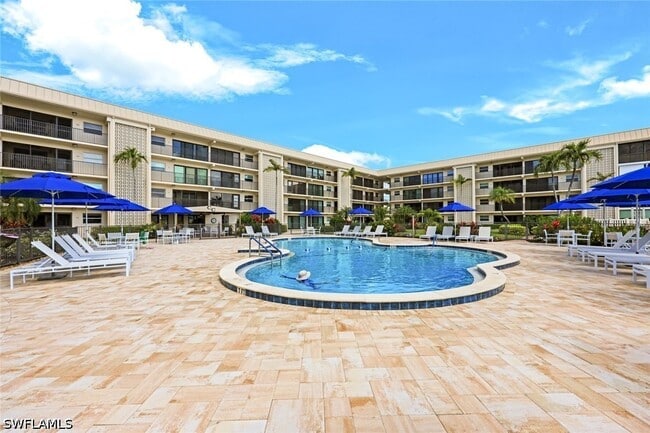 Building Photo - 3200 Gulf Shore Blvd N