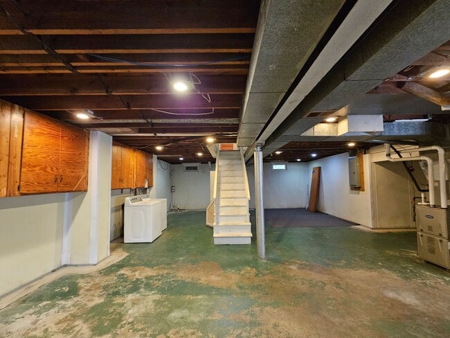 Building Photo - 3 bed/1.5 bath house near Sabraton