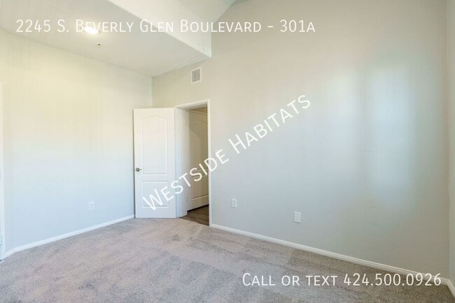 Building Photo - 2245 S Beverly Glen Blvd