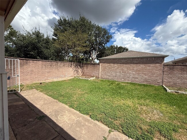 Building Photo - 16103 Camino Del Sol Dr