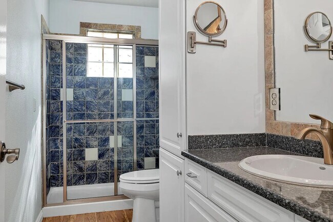 Building Photo - Spacious 3-Bedroom Home with Incredible Garage & Prime Location!