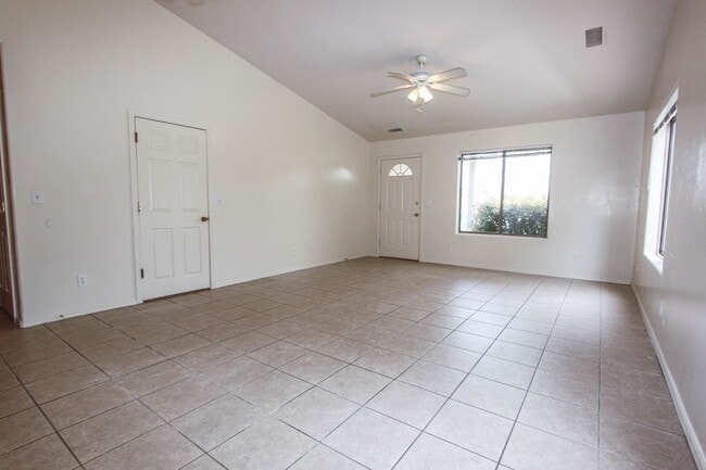 Building Photo - 8135 E Ashley Dr
