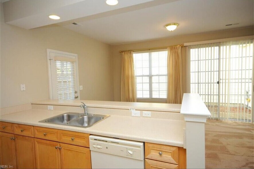 Building Photo - 5320 Hayton Way