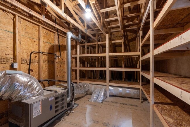 Building Photo - 7458 White Pine Dr