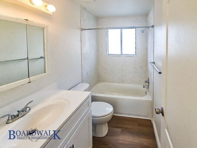 Building Photo - 3944 Crown Ave