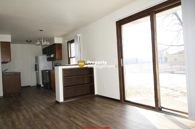 Building Photo - Neenah side by side duplex