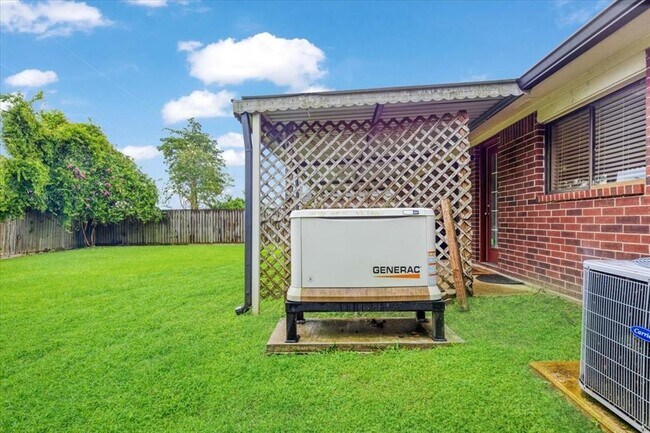 Building Photo - 3209 Blue Wing Dr
