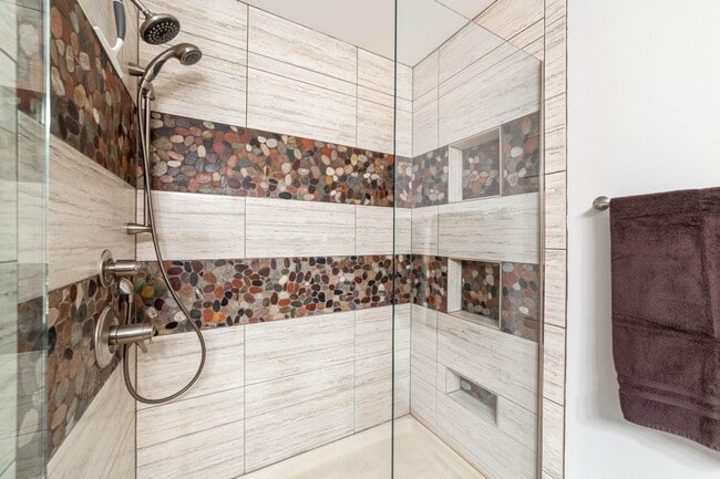 Building Photo - Single Family Home - Available For Rent!