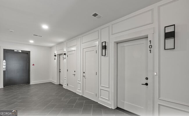 Building Photo - 1050 Blair Ln