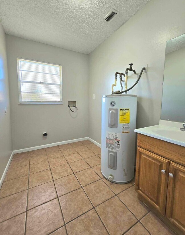 Building Photo - East Garden Street