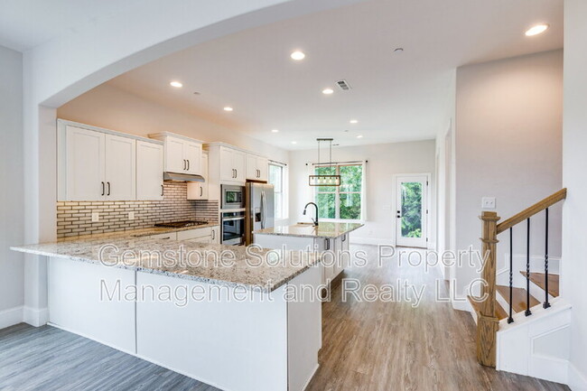 Building Photo - 101 Bellagio Villas Dr