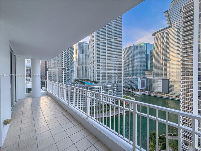 Primary Photo - 801 Brickell Key Blvd