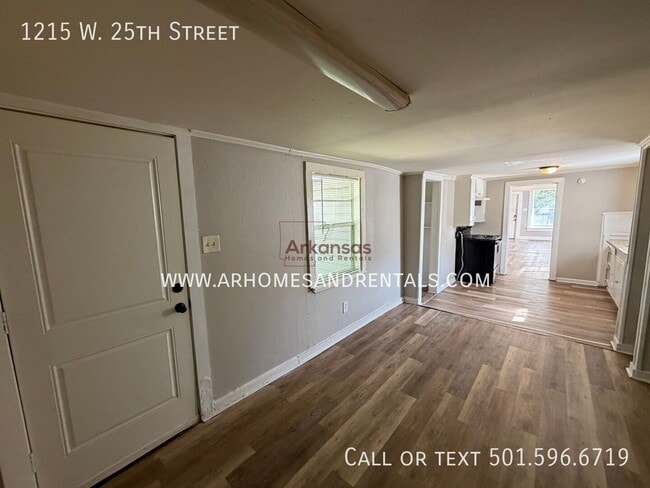 Building Photo - 1215 W 25th St