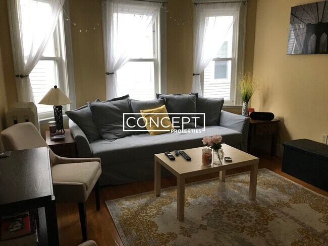 Building Photo - 55A Bristol Rd. Unit 1B