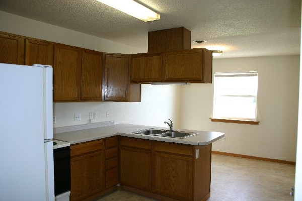 Kitchen - Willow Court Townhomes