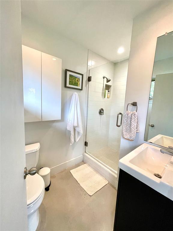 Building Photo - 4620 Englewood Dr