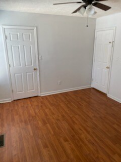 Building Photo - 3869 Meadow Creek Dr