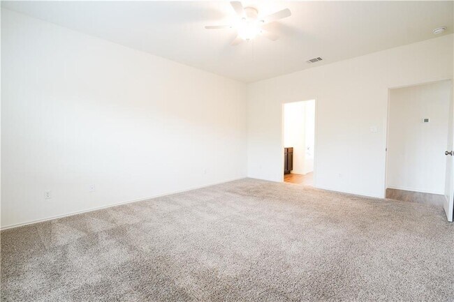 Building Photo - 933 Wildrye Ct