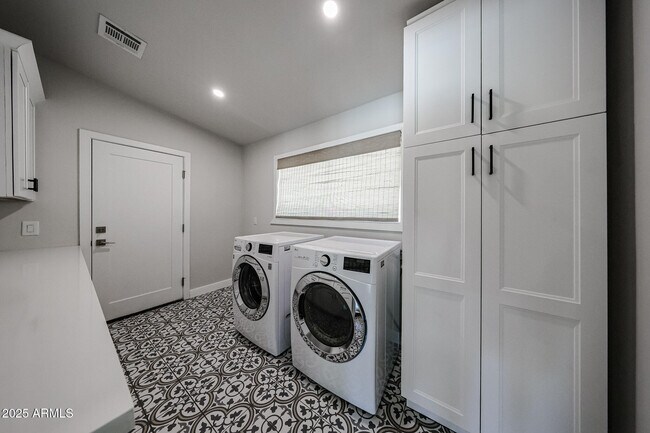 Building Photo - 3524 N 36th St