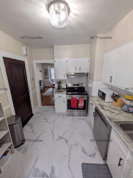 Building Photo - 1302 Hathaway Ave