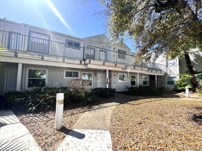 Building Photo - 2544 Woodgate Blvd