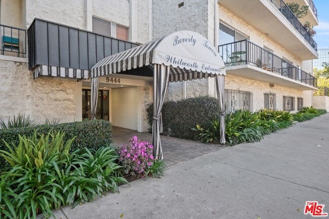 Building Photo - 1115 S Elm Dr