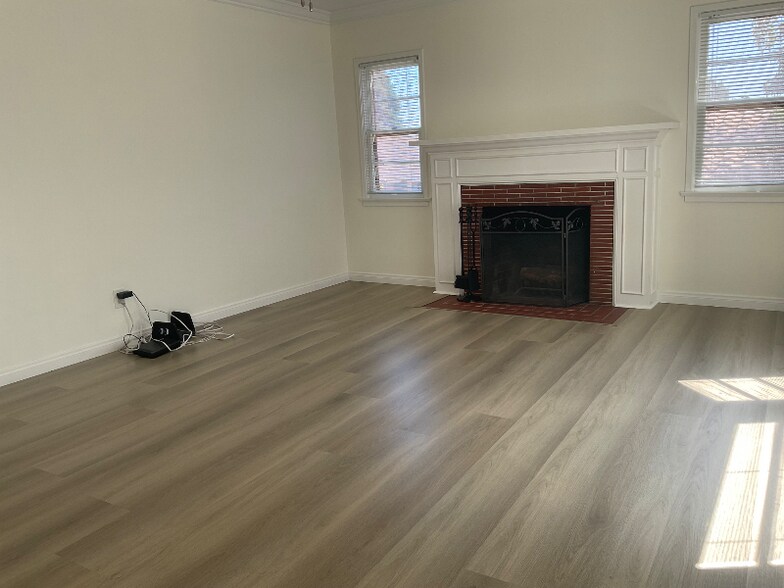 Building Photo - 148 N Lincoln Pl