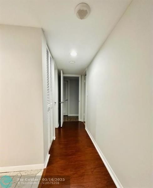 Building Photo - 1150 Hillsboro Mile