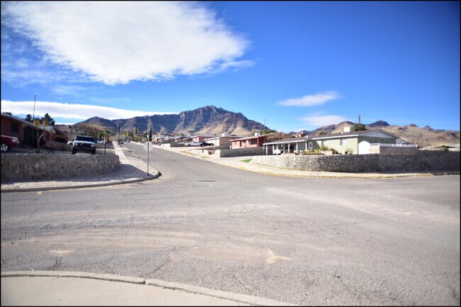 Building Photo - 3600 Volcanic Ave