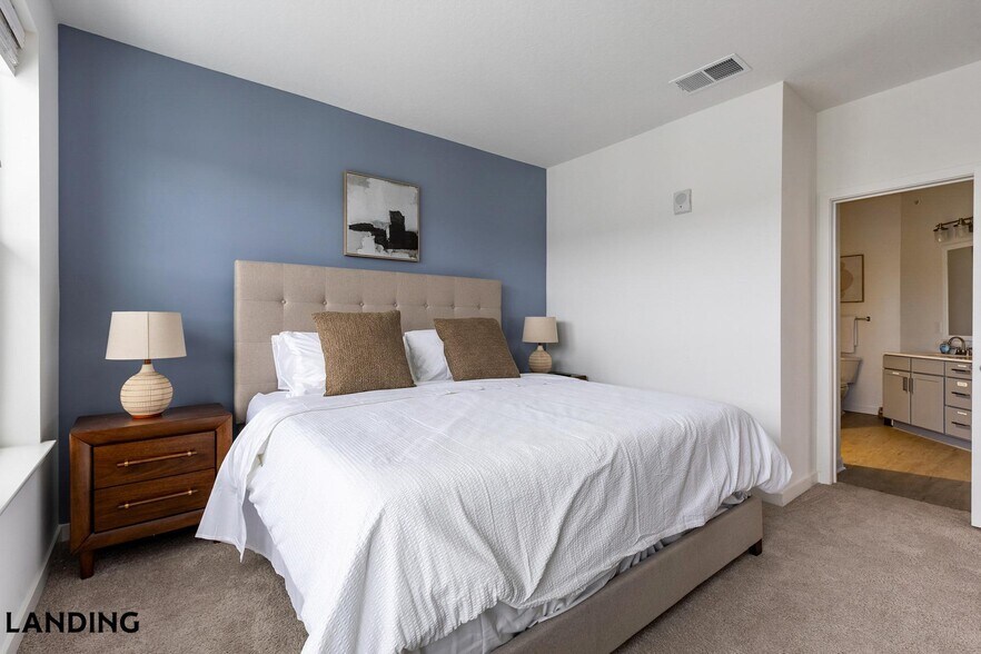 Building Photo - 1181 Manhattan Blvd