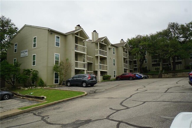 Building Photo - 114 E 31st St