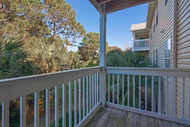 Building Photo - Beautifully remodeled 1B/1B Unfurnished Condo near Beach in the Heart of Destin!