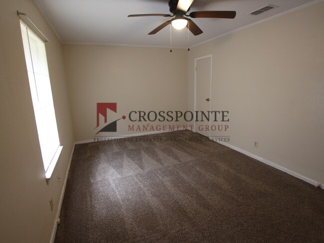 Building Photo - Beautiful 4 Bedroom, 1.5 Bathroom Home in Tyler!