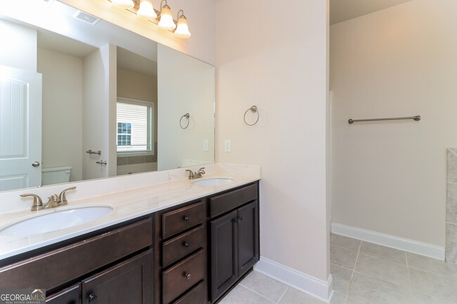 Building Photo - 120 Brookhaven Dr