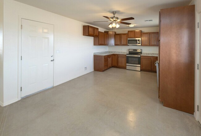 Building Photo - 20661 Leavitt Ln