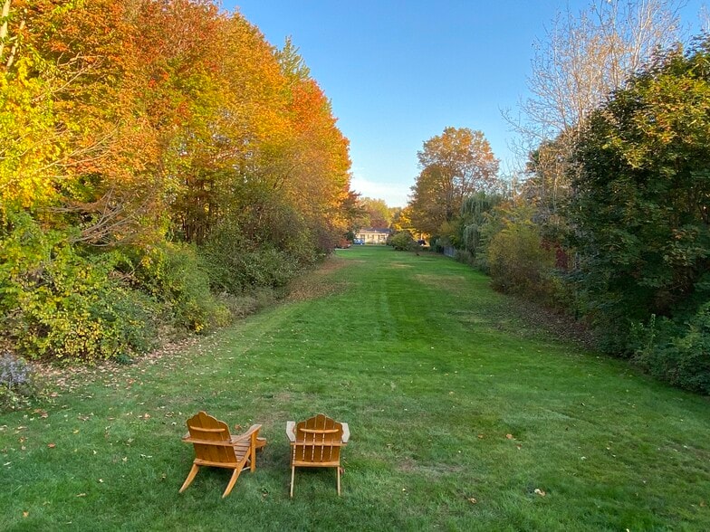 Building Photo - 3 Bayview St