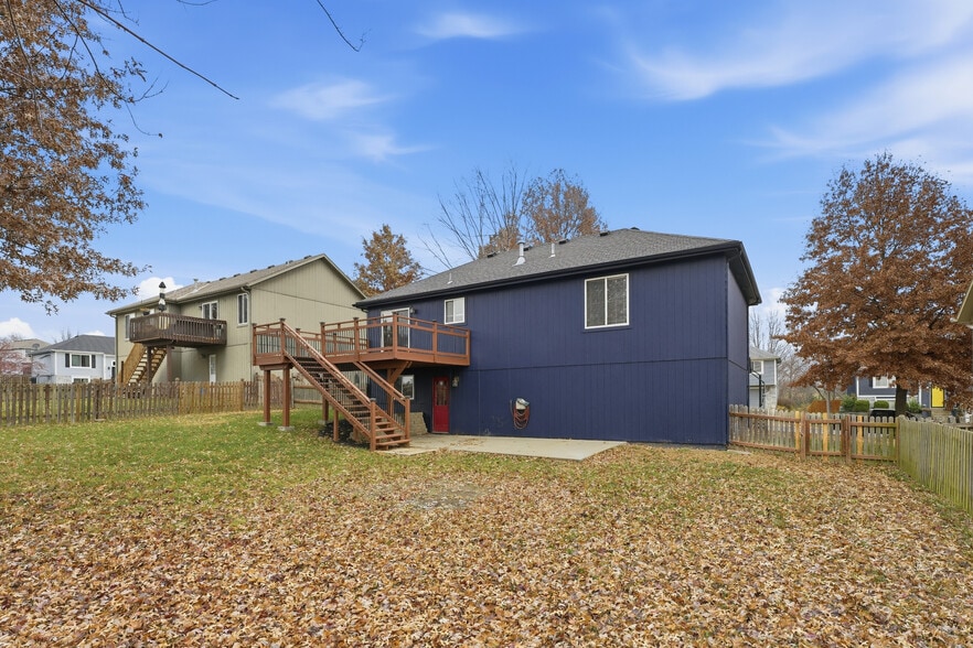 Building Photo - 11516 N Windsor Ave