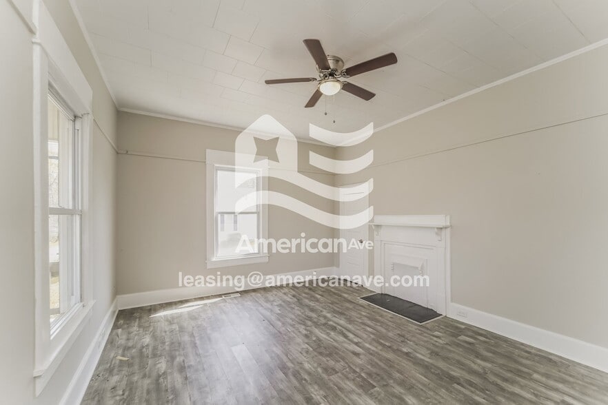 Building Photo - 130 2nd Ave