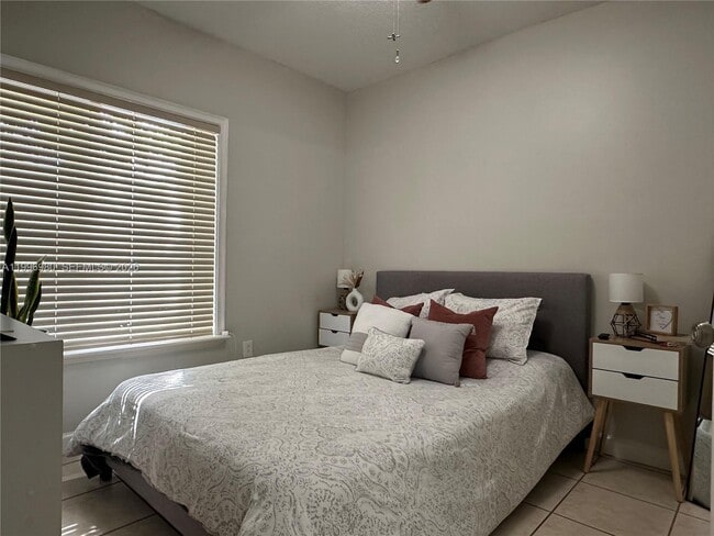 Building Photo - 4748 NW 111th Ct