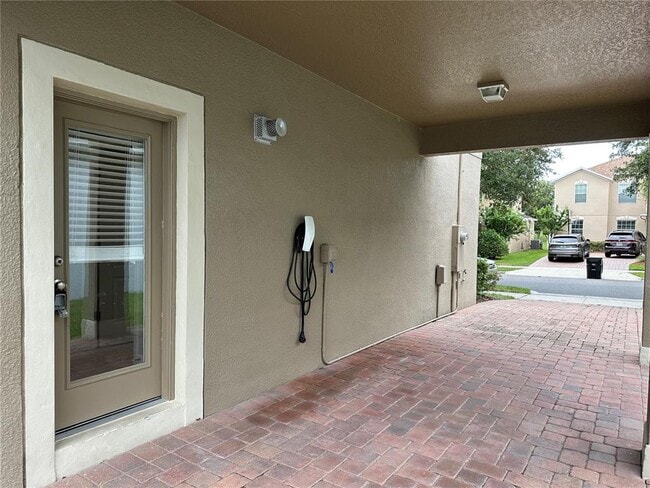 Building Photo - 15168 Evergreen Oak Loop