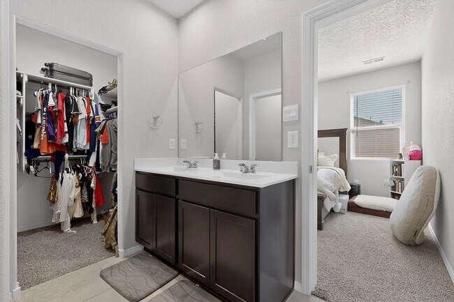 Building Photo - 10650 Valedon Ln SW