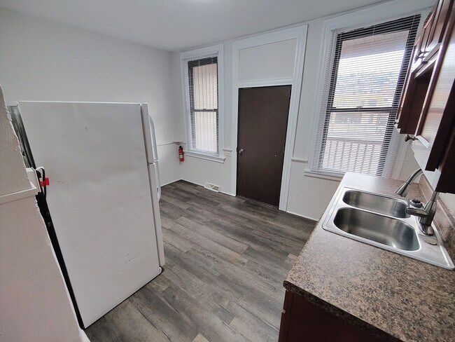 Building Photo - 2423 Wrights Wy