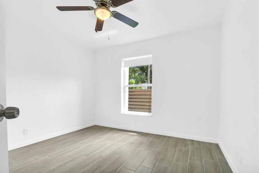 Building Photo - 13737 Yarmouth Dr