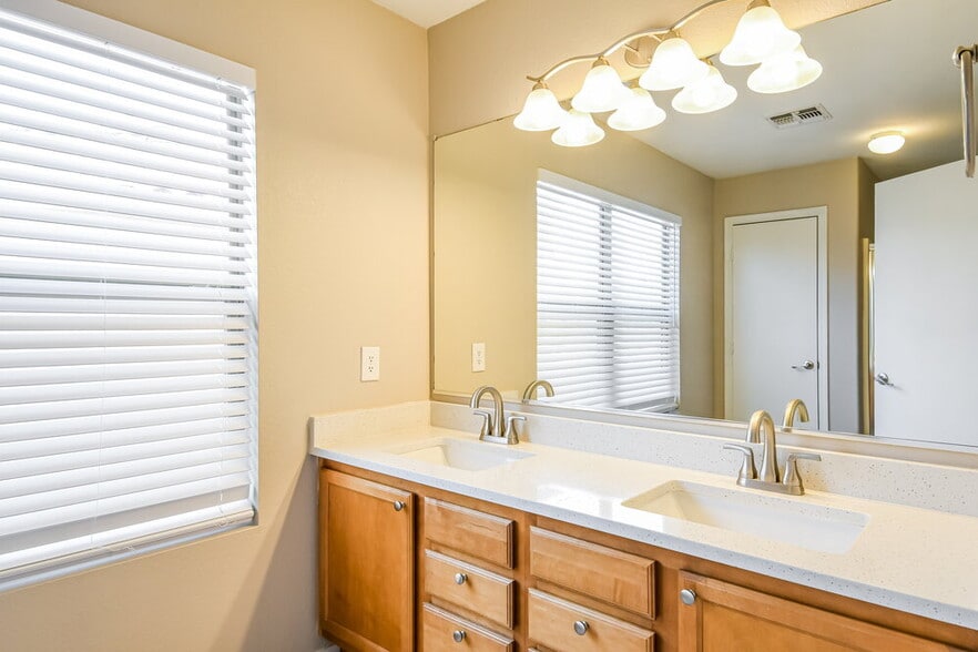 Building Photo - 18611 North 22nd St