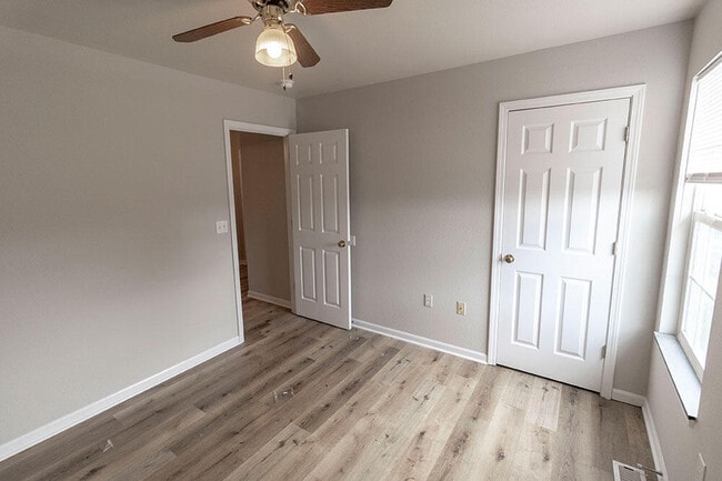 Building Photo - 1412 N Frideriki Dr