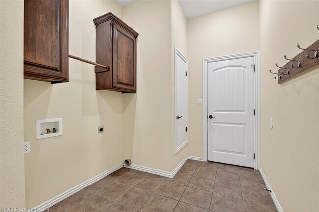 Building Photo - 3725 Colfax Way