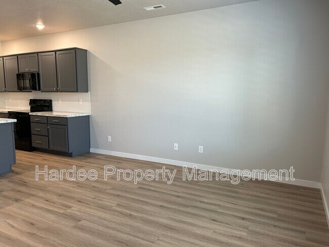 Building Photo - 4987 W Avilla Dr