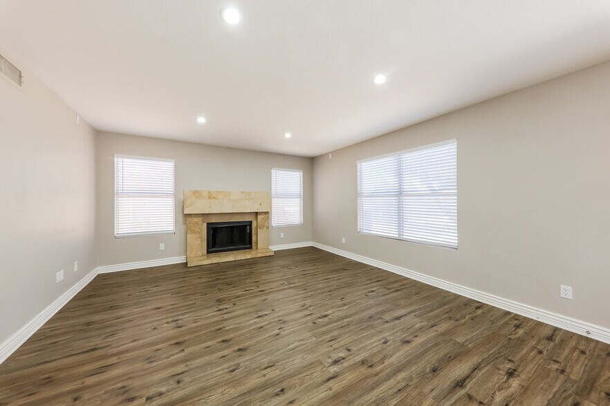 Building Photo - 5142 W Piute Ave