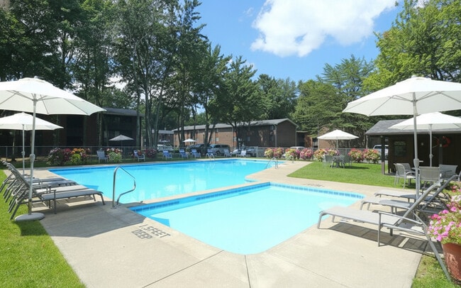 Welcome to Wood Wind Gardens!