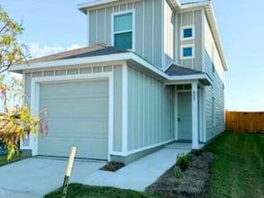 Building Photo - 827 Grebe Dr